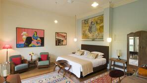 In-room safe, free WiFi, wheelchair access