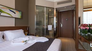 In-room safe, blackout curtains, iron/ironing board