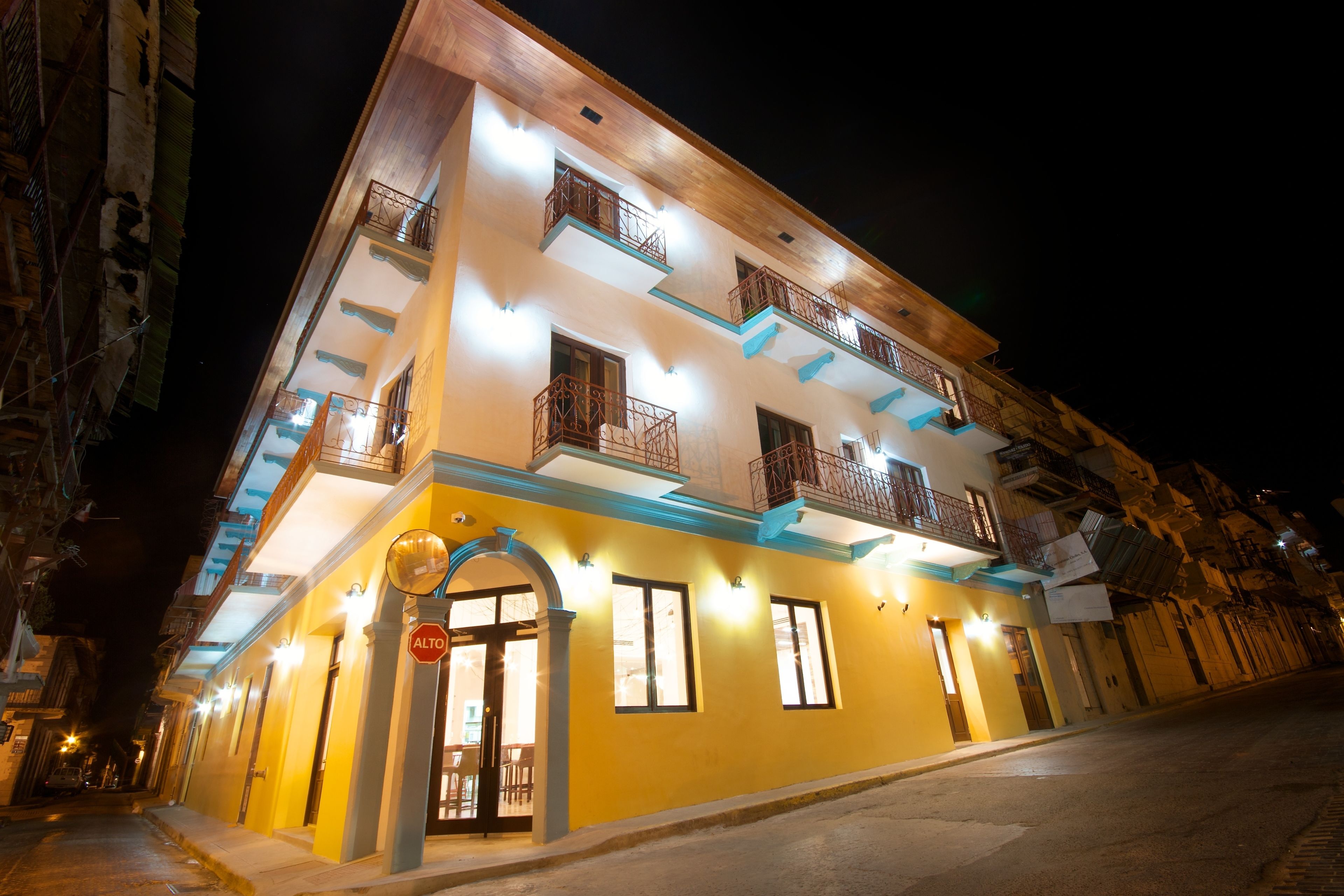 Tantalo Hotel - Kitchen - Roofbar in Panama City, Panama