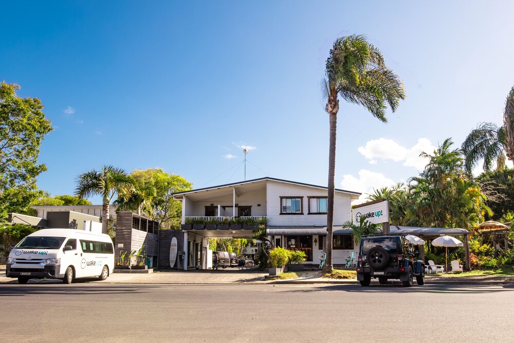 Street view, Wake Up! Byron Bay