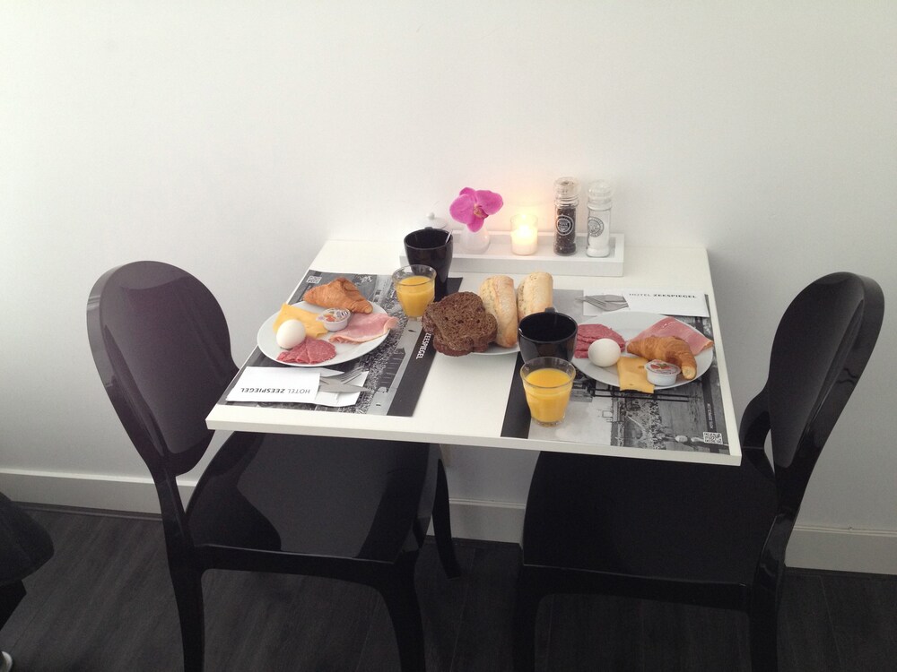 Photo - Hotel Zeespiegel