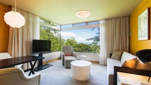In-room safe, desk, free WiFi, linens