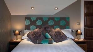 Premium bedding, in-room safe, desk, iron/ironing board