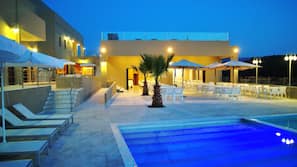 Innenpool, Außenpool, Cabañas (kostenlos), Sonnenschirme