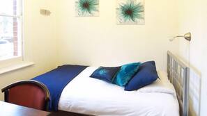 Premium bedding, iron/ironing board, free WiFi, linens