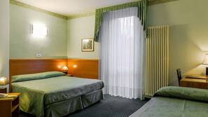 Frette Italian sheets, minibar, desk, blackout curtains