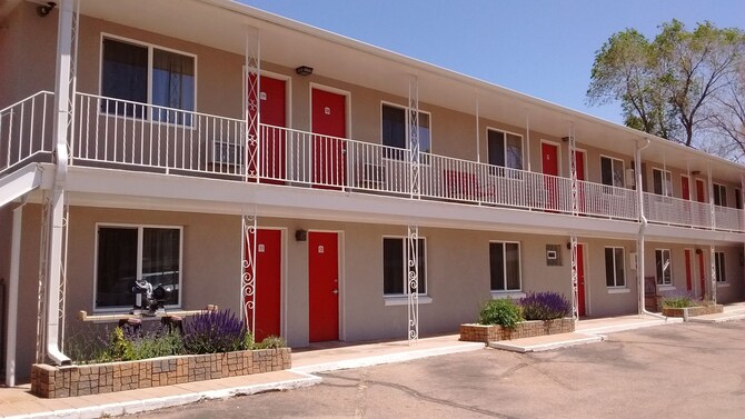Red Wing Motel In Manitou Springs Co Expedia