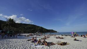 Plage à proximité, sable blanc