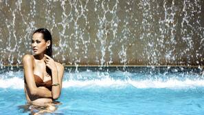4 kolam renang outdoor