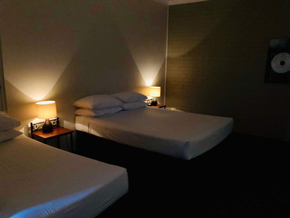 Campbelltown Colonial Motor Inn