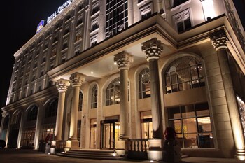 Wangfujing Royal Phoenix Hotel