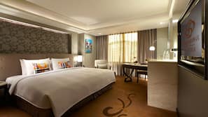 In-room safe, desk, free WiFi