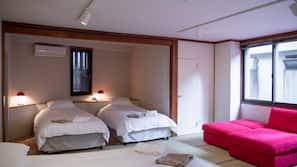Down duvet, in-room safe, individually furnished, desk