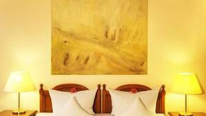 Literie hypoallergénique, minibar, coffre-forts dans les chambres