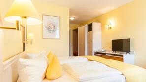 Minibar, Schreibtisch, Verdunkelungsvorhänge, schallisolierte Zimmer