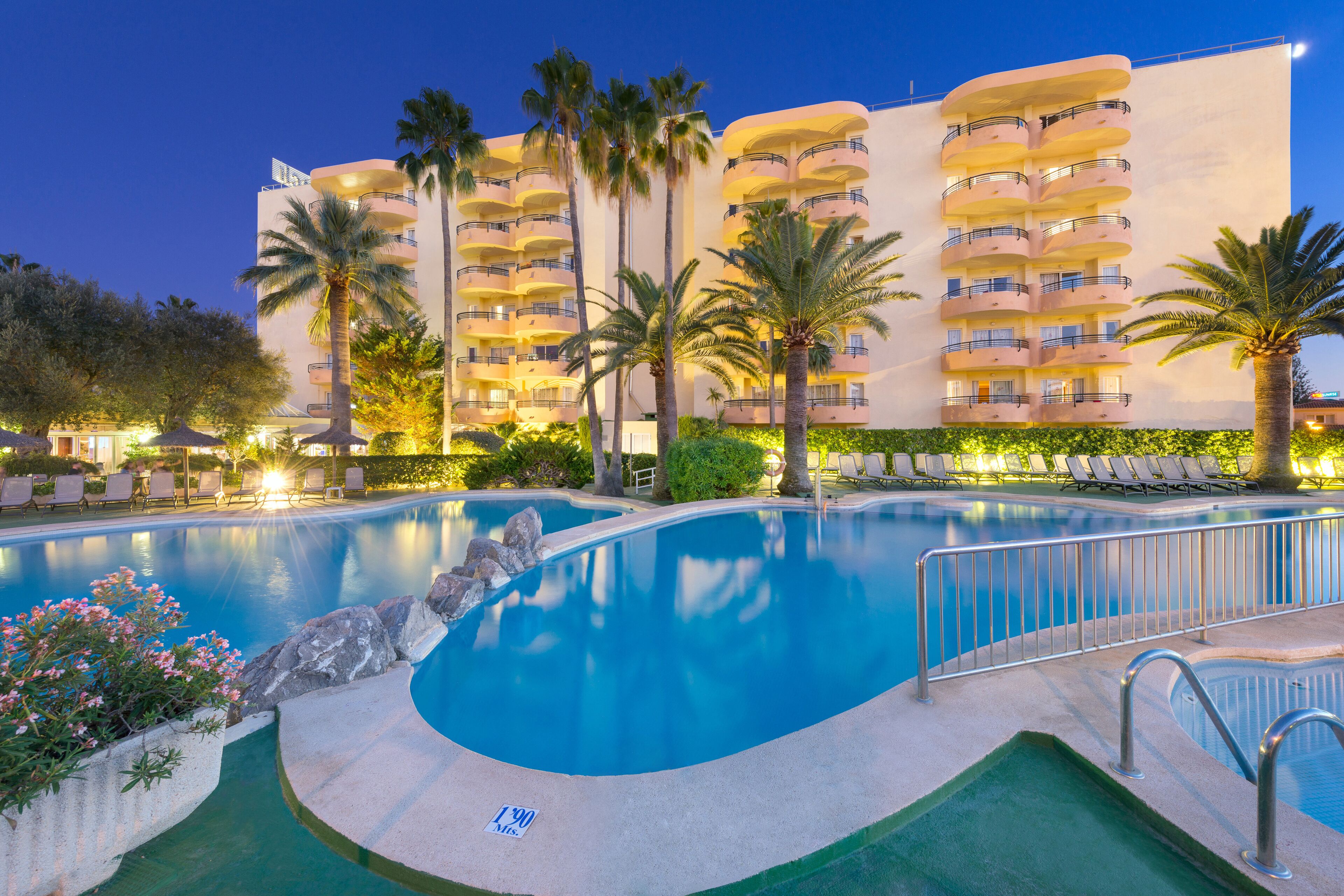 Aparthotel Alcúdia Beach (Alcudia) – 2020 Updated Prices | Expedia