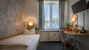 Zimmersafe, Schreibtisch, schallisolierte Zimmer