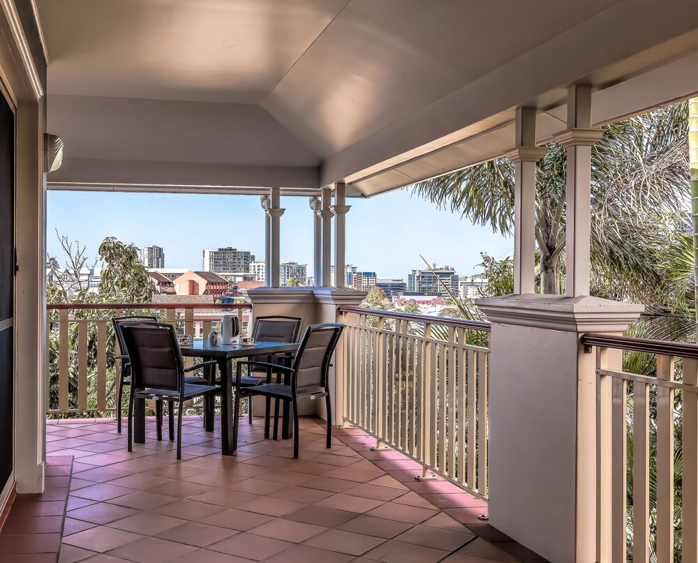 City Park Apartments Brisbane Aus Expedia Au View From Hotel Featured Image