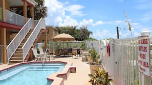 2 outdoor pools