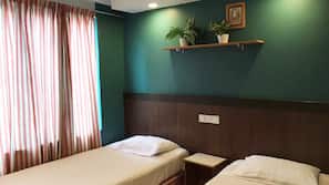 1 bedroom, in-room safe, desk, iron/ironing board