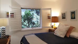 3 bedrooms, iron/ironing board, Internet, linens