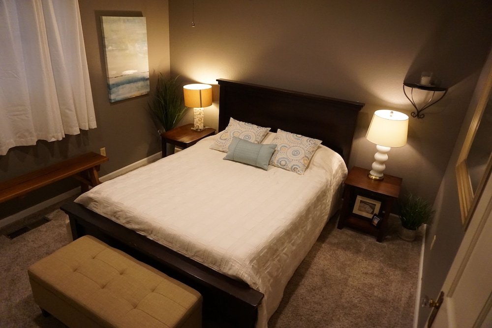 Riverfront Home, VHR 073569, TOT T65183 Coloma Vrbo