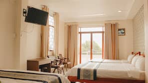 Memory foam beds, minibar, desk, free WiFi