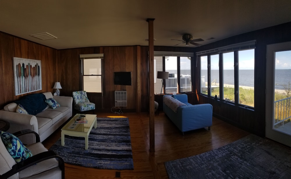 beachfront on the Delaware Bay beautiful Prime Hook Beach in Milford