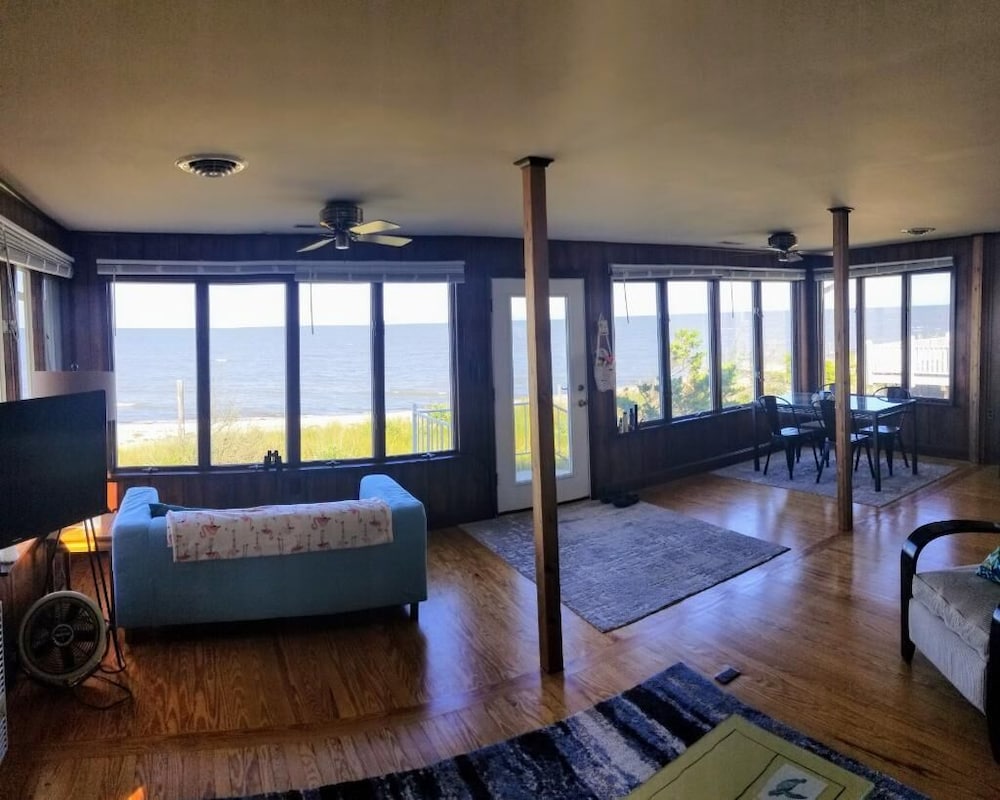 beachfront on the Delaware Bay beautiful Prime Hook Beach in Milford