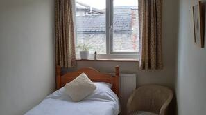 2 bedrooms, iron/ironing board, Internet, linens