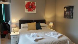 Desk, laptop workspace, iron/ironing board, free WiFi