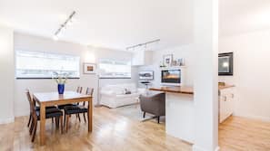 Fridge, microwave, hob, coffee/tea maker