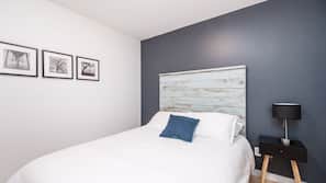 1 bedroom, iron/ironing board, Internet, linens