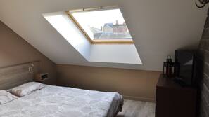 Bureau, lits bébé (gratuits), Wi-Fi gratuit, draps fournis