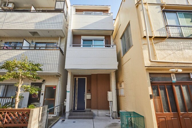 Kasai Guest House 4min To Kasai Sta Direct Buses To Airport Disney 22 Room Prices Deals Reviews Expedia Com