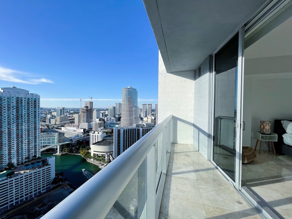 Breathtaking★ 36th Floor View ★ Icon Brickell