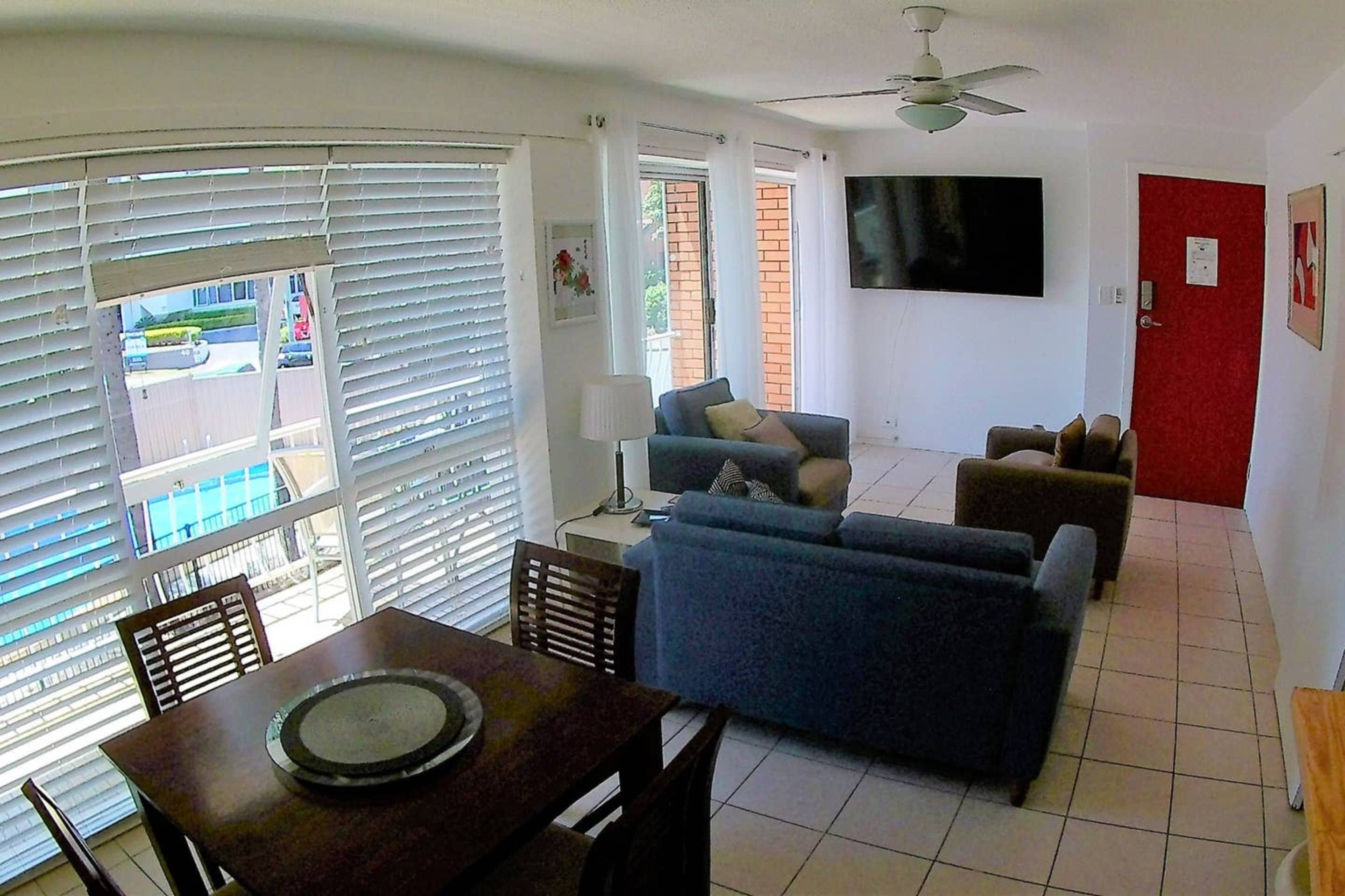 2 Bedroom Condo in Surfers Centre