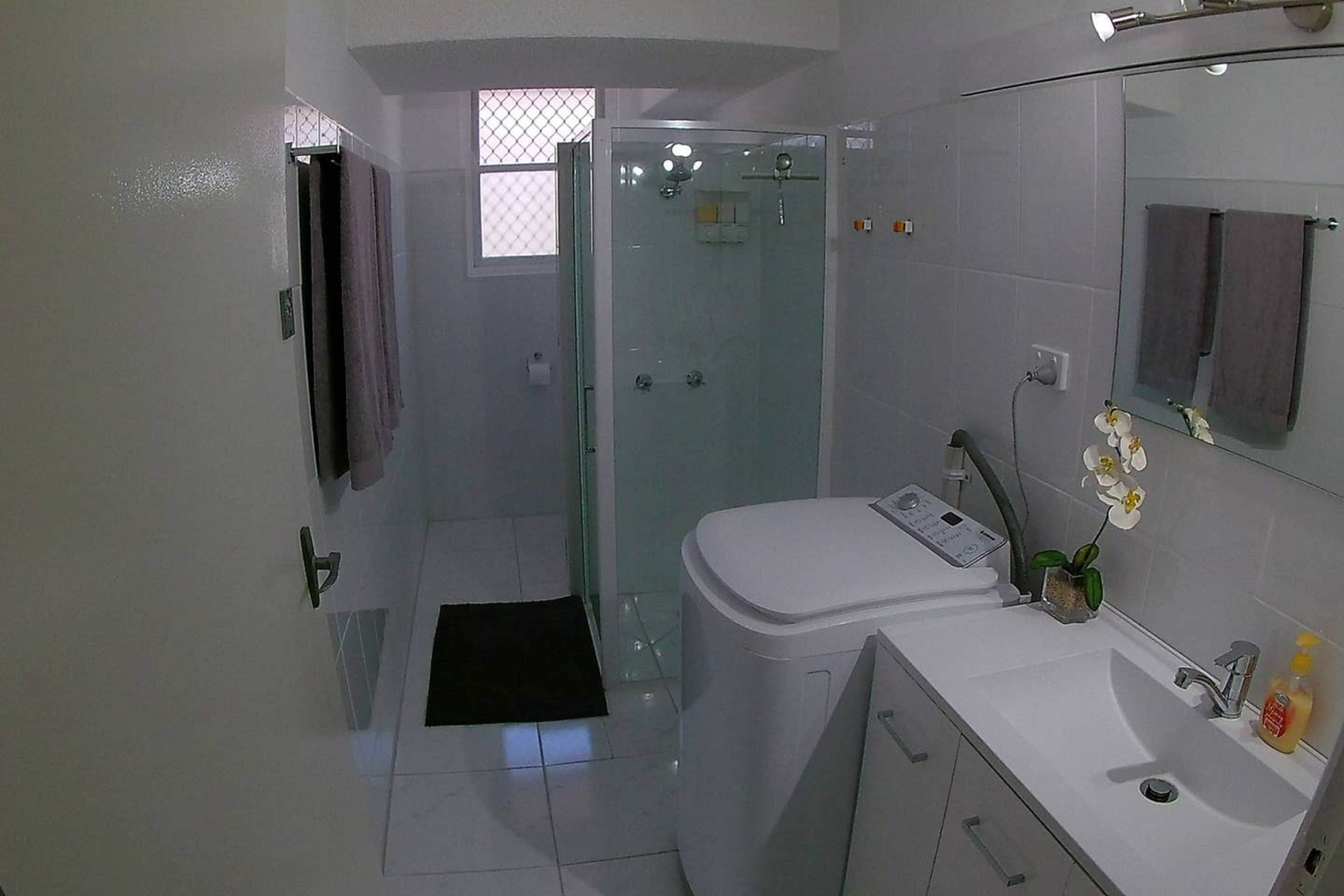 2 Bedroom Condo in Surfers Centre