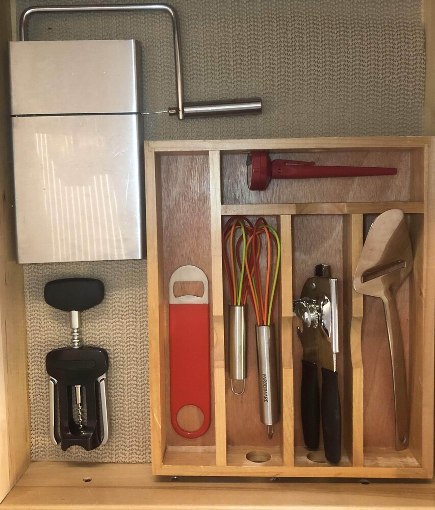 Automated King Bed | 5 miles to Strip | 55" SmartTV | Family Friendly