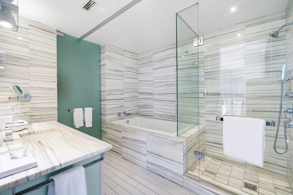 Oceanfront Cool Corner 2 Bedroom Suite At The W South Beach