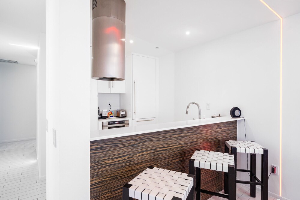 Oceanfront Cool Corner 2 Bedroom Suite At The W South Beach