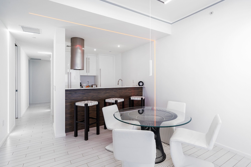 Oceanfront Cool Corner 2 Bedroom Suite At The W South Beach