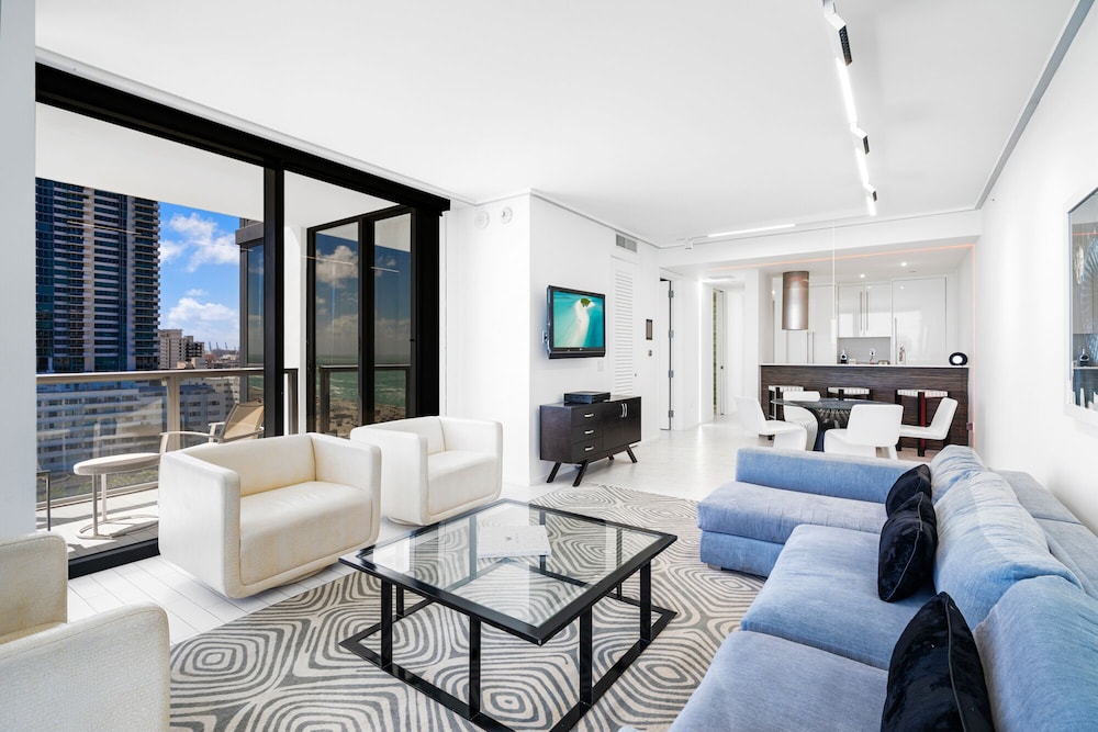 Oceanfront Cool Corner 2 Bedroom Suite At The W South Beach