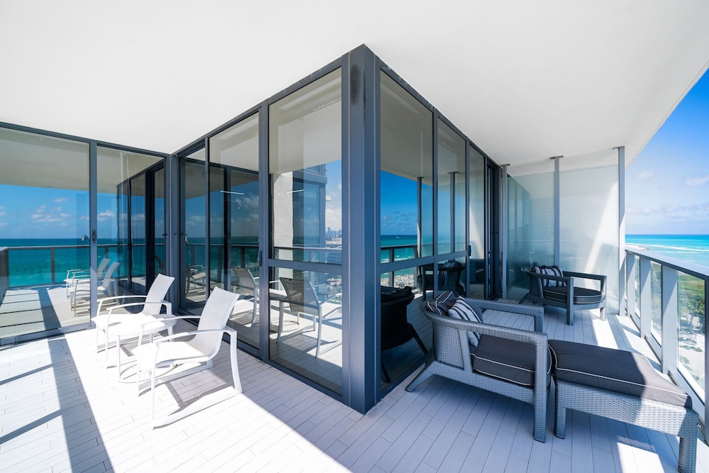 Oceanfront Cool Corner 2 Bedroom Suite At The W South Beach