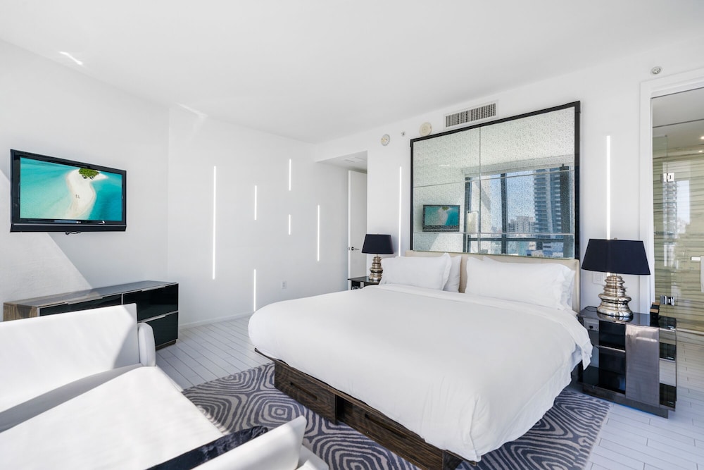 Oceanfront Cool Corner 2 Bedroom Suite At The W South Beach