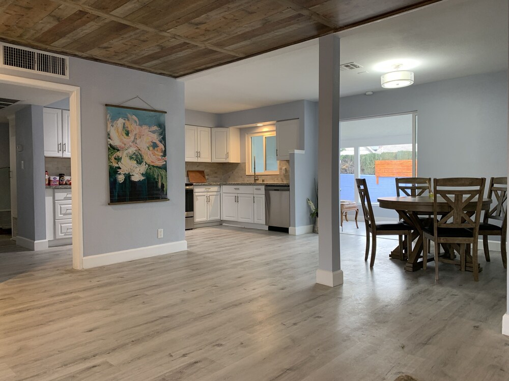 Vegas Mid Modern Casa