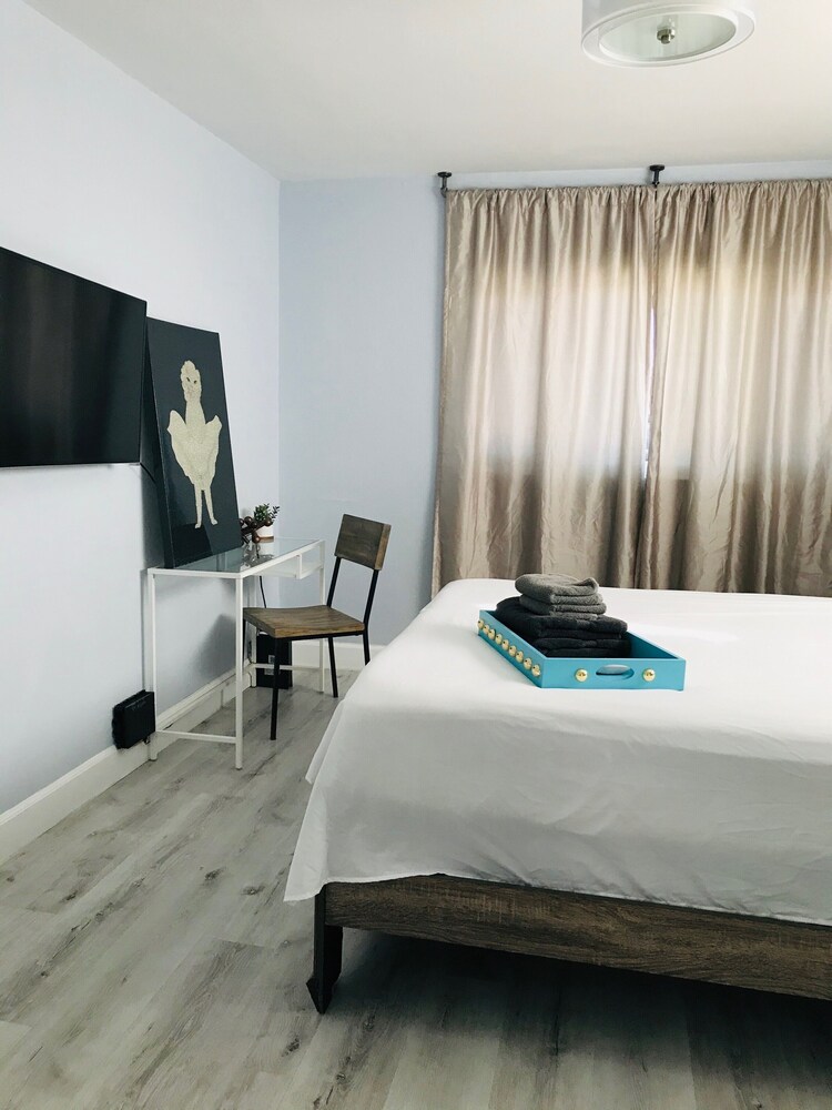 Vegas Mid Modern Casa