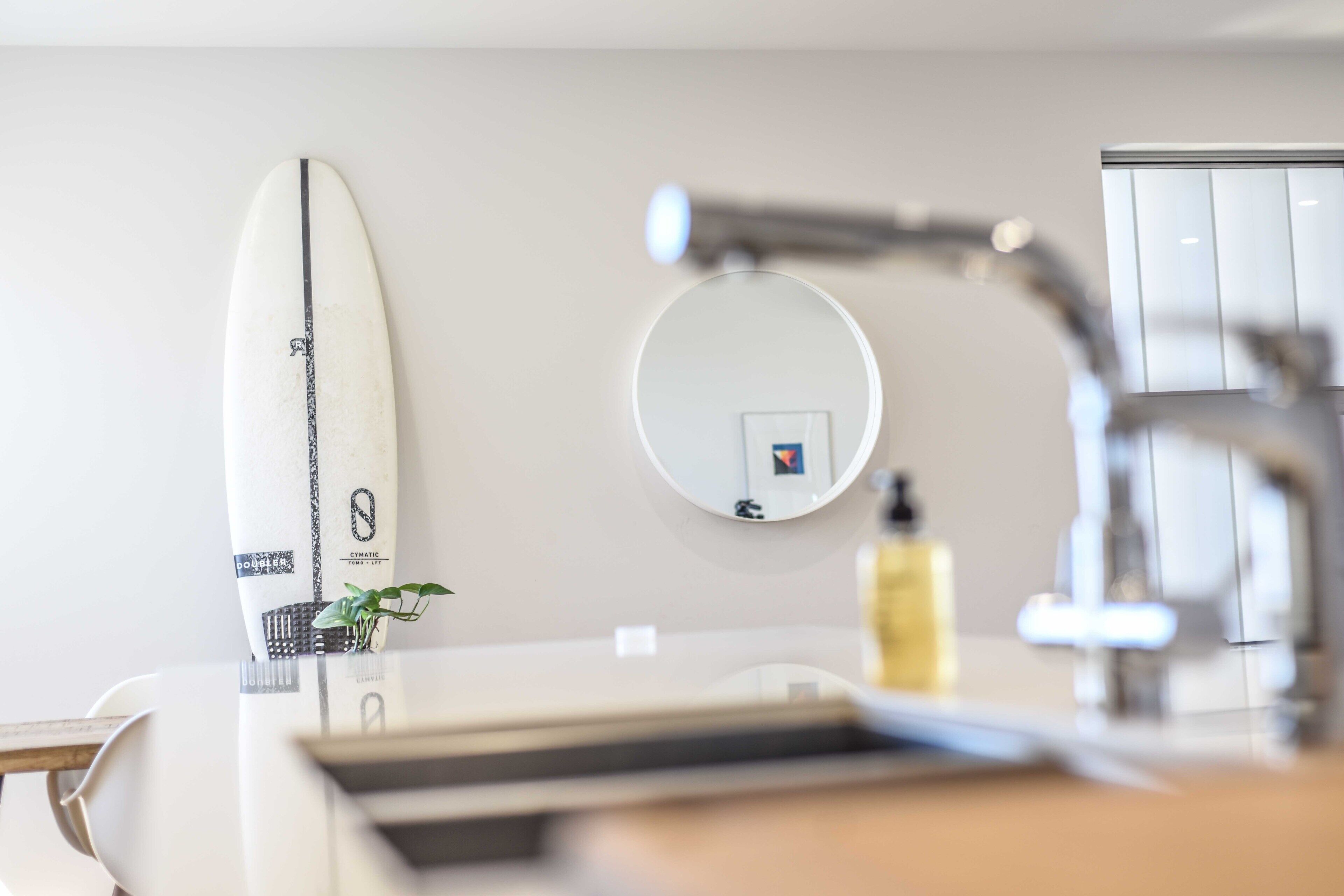 🌴 Spacious living with stunning views Over Kings Beach 🌴1 min to beach cafes and