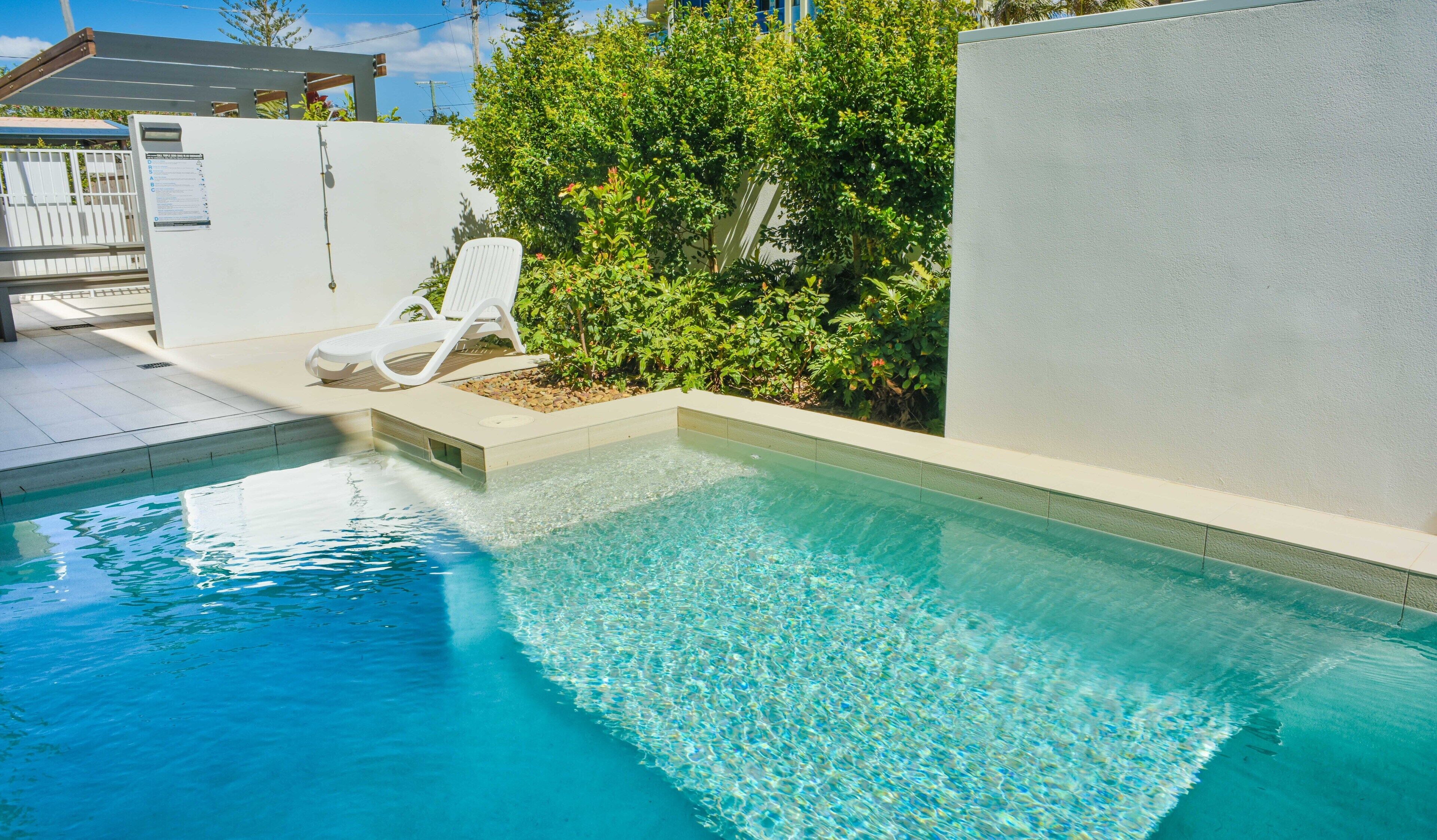 🌴 Spacious living with stunning views Over Kings Beach 🌴1 min to beach cafes and