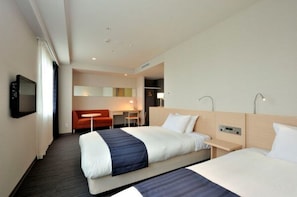 Deluxe Twin Room, Non Smoking | Desk, laptop workspace, iron/ironing board, free WiFi